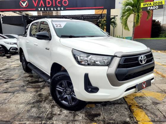 TOYOTA HILUX 2.8 D-4D TURBO DIESEL CD SR 4X4 AUTOMÁTICO
